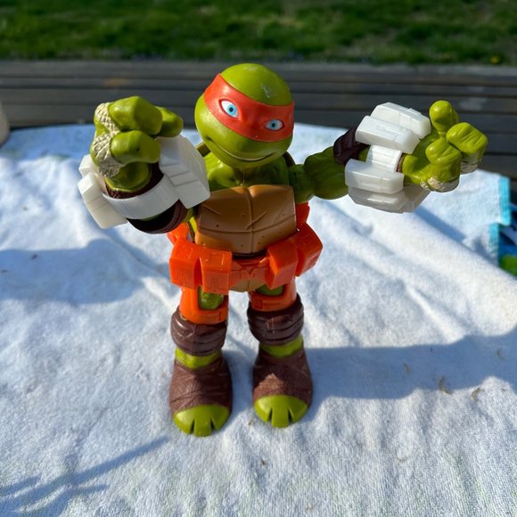 Michelangelo Teenage Mutant Ninja Turtles, Battle Shell, 10 inch - Picture 2 of 7